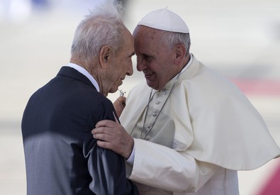 Shimon Peres e Papa Francesco (ANSA)