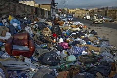 Nella foto un'immagine emergenza immondizia a Napoli © ANSA 