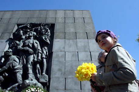 Monumento alle vittime del Ghetto di Varsavia © ANSA 