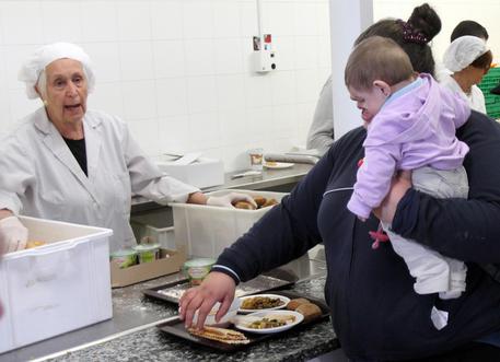Def:Istat,sconto Irpef 714euro a famiglie più povere © ANSA 