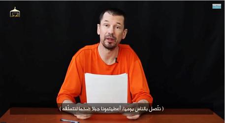 Isis: nuovo video ostaggio, accuse a Usa e Gb © ANSA