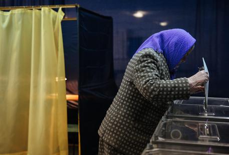 L'Ucraina al voto © EPA