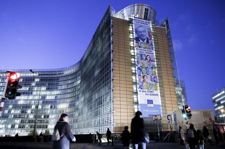 Bruxelles apre all'Italia sulla manovra © EPA