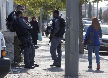 Forze di sicurezza israelliane nella zona di Gerusalemme Est © EPA