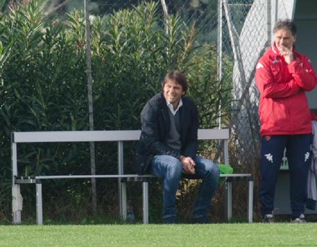 Calcio: Conte assiste ad allenamento del Cagliari © ANSA