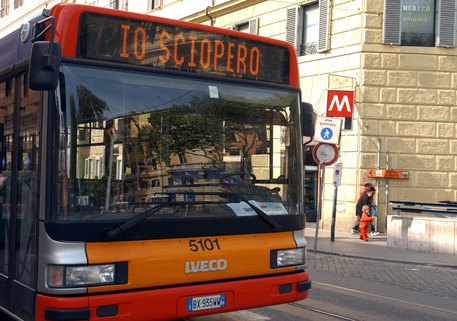 Un autobus di Roma © ANSA