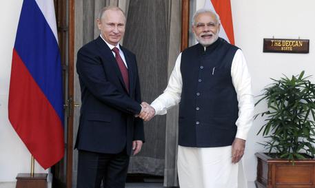 Russian President Vladimir Putin visits New Delhi © EPA