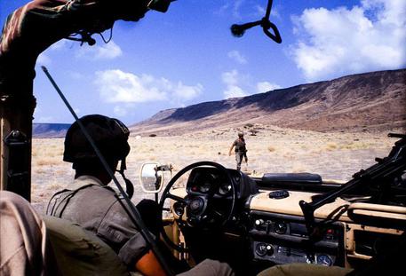 Durante le manovre della Legione Straniera nel deserto a Gibuti, 1998 Mario Dondero © ANSA