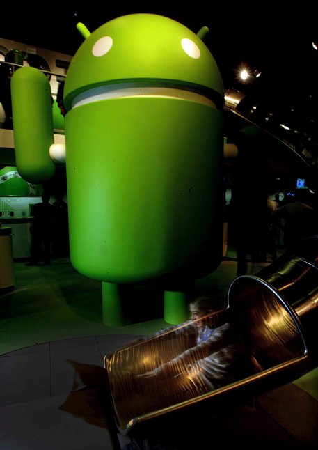 Il robottino verde, simbolo di Android © ANSA