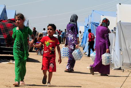 Bambini venduti dall'Isis come schiavi del sesso © EPA