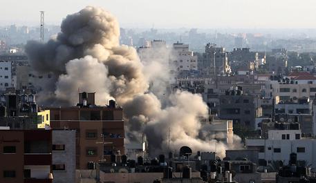 Colonna di fumo a Gaza © EPA