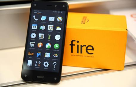 Amazon ci riprova, nel 2016 Fire Phone 2 © EPA