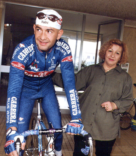 Marco Pantani con la madre Tonina © ANSA