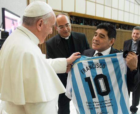 Papa Francesco e Diego Armando Maradona © ANSA