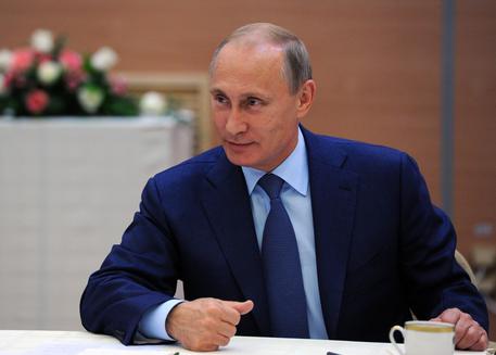 Vladimir Putin visits Saratov © EPA
