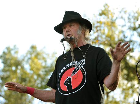 Neil Young, lo streaming fa schifo, è l'audio peggiore © EPA