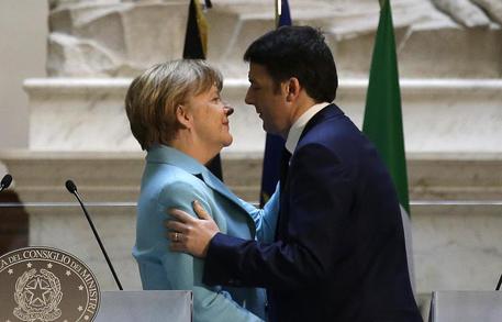 Angela Merkel e Matteo Renzi a Firenze  (ANSA/AP Photo/Antonio Calanni) © AP