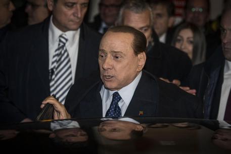 Il leader di Forza Italia, Silvio Berlusconi, al termine dell'assemblea dei Grandi elettori di FI  per il Quirinale, Roma, 28 gennaio 2015. ANSA/ANGELO CARCONI © ANSA