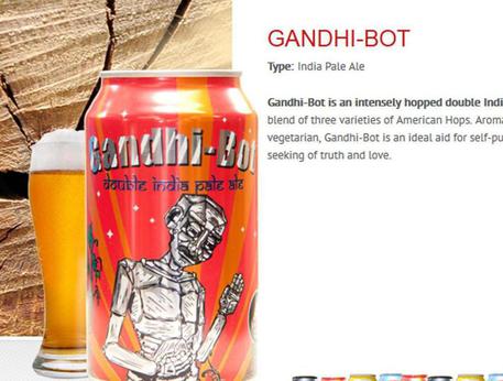 L'immagine di Gandhi sulle lattine di birra © ANSA