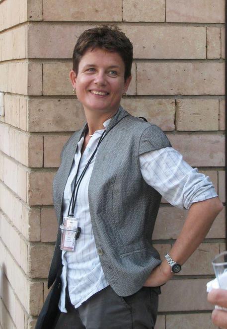 Jacqueline Anne Sutton, l'ex giornalista Bbc trovata morta all'aeroporto di Istanbul, in una foto  tratta da Facebook © ANSA 