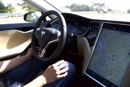 Hackerata Tesla Model S, auto si può controllare © ANSA