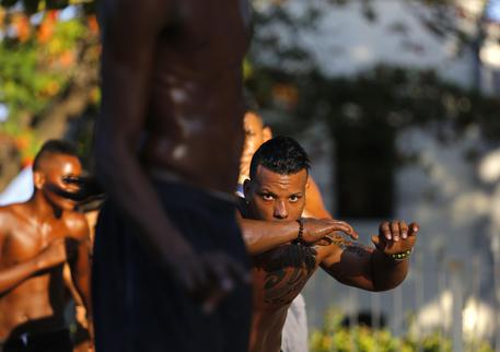 Atleti di Capoeira, una danza-arte marziale creata da schiavi africani quattro secoli fa © AP