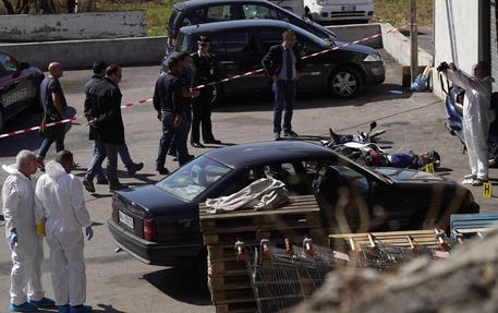 Tentano rapina nel Napoletano,due uccisi da negoziante © ANSA