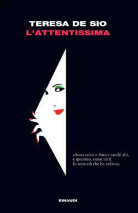 La copertina del libro di Teresa De Sio 'L'attentissima' © ANSA