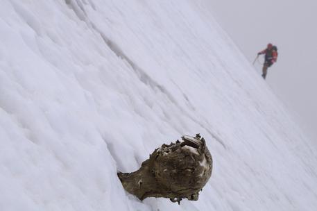 Uno dei corpi mimmificati e congelati trovati a Pico de Orizaba, Messico © EPA
