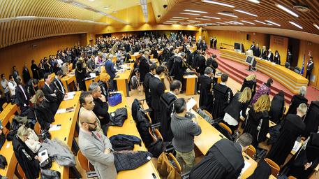 L'aula del tribunale durante la lettura della sentenza del processo Minotauro © ANSA