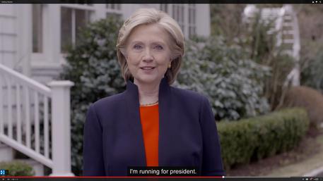 Il video di Hillary Clinton © AP