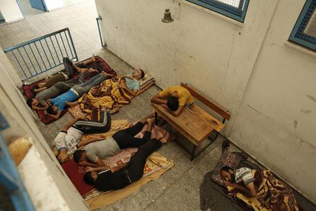 Immagini di vita quotidiana nel degrado a Gaza (Oxfam) © ANSA