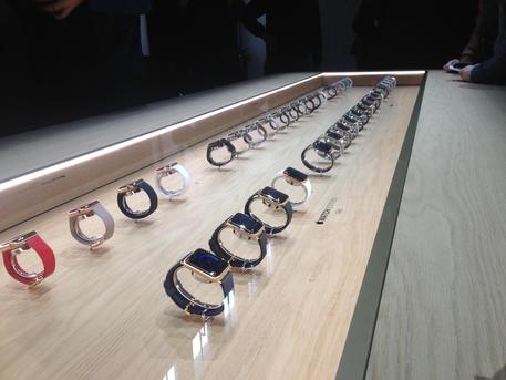 Apple Watch, poche scorte a causa di un componente difettoso © ANSA