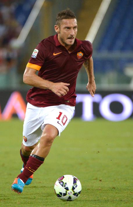 Calcio: Sky 'Roma non rinnova contratto Totti', club nega © ANSA