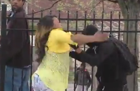 Baltimora, madre picchia figlio che partecipa a proteste © Ansa
