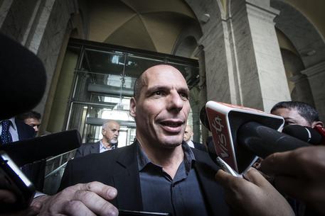 Yanis Varoufakis dopo il suo incontro con Pier Carlo Padoan © ANSA