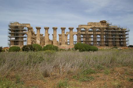Archeologia: templi ingabbiati contro il tempo a Selinunte (foto di Giovanni Franco) © ANSA
