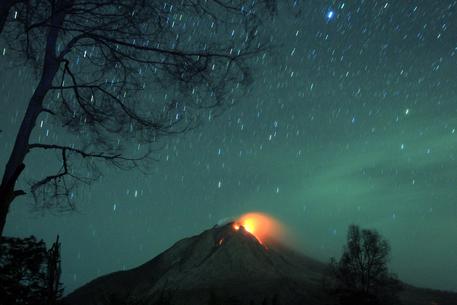 Vulcano Sinabung in attività © EPA