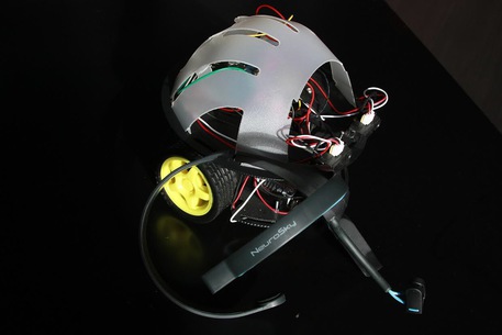 Robot MindBot controllati dal cervello (fonte: DiScienza) © Ansa