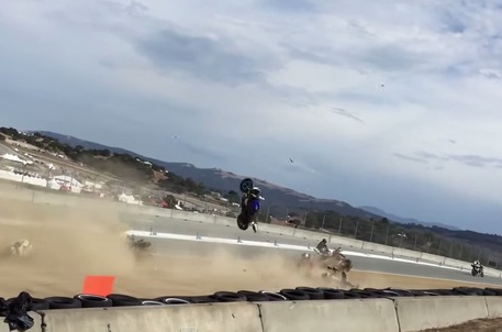 Un frame del video dell'incidente di moto a Laguna Seca, in California, al Campionato MotoAmerica © Ansa