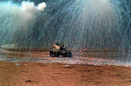 Un'immagine dei bombardamenti in Kuwait da parte delle truppe irachene durante la Guerra del Golfo © ANSA
