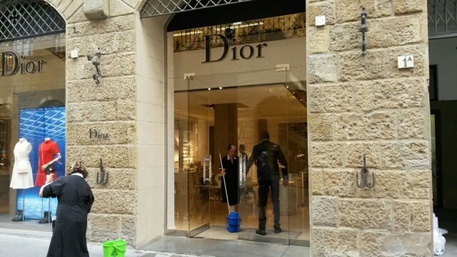 Maxi-furto da Dior in centro a Firenze