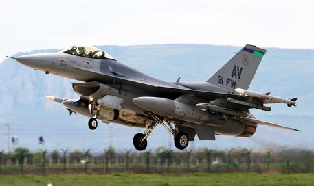 Isis: Pentagono, prime missioni F-16 da Turchia © ANSA