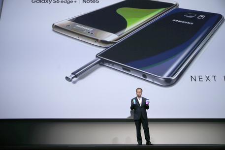 Samsung Galaxy Note 5, arriva il 'pengate' © AP