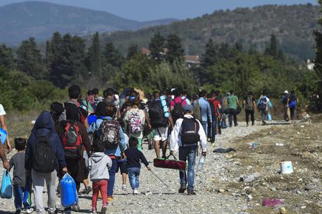 Il viaggio dei migranti dalla Serbia © EPA