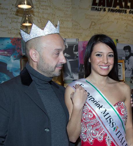Miss Italia Clarissa Marchese con Joe Bastianich a Eataly NY © ANSA
