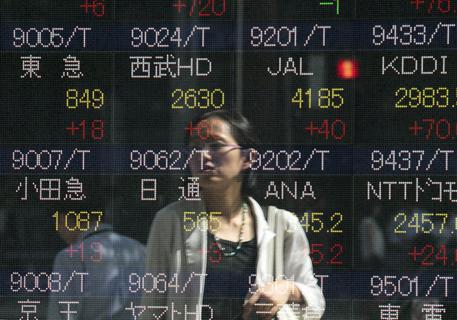 Borsa: Tokyo; Nikkei -3,2%, tocca minimi ultimi 7 mesi © EPA