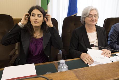 La sindaca di Roma, Virginia Raggi, e la presidente della Commissione parlamentare Antimafia, Rosy Bindi © ANSA