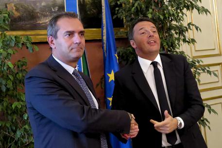 Matteo Renzi e Luigi De Magistris © ANSA