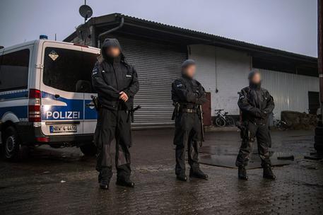 Isis: blitz antiterrorismo in Germania, 16 sospettati © EPA